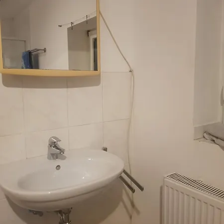 Apartamento Zweibettzimmer Mit Bad Auf Pferdehof In Much