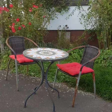 Apartamento Zweibettzimmer Mit Bad Auf Pferdehof In Much